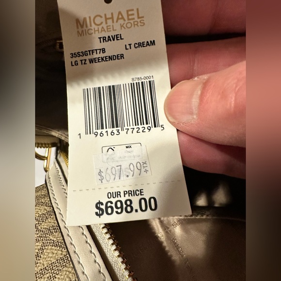 Michael Kors NWT large weekend travel bag. Beautiful Miami style bag so cute - Picture 16 of 16